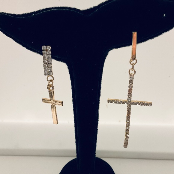 Delicate Divinity Asymmetric Rhinestones crystal Gold Cross Dangling Earrings - Picture 4 of 9